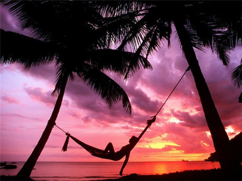 鲁菜祥云凤展翅的正宗做法，祥凤和云雕塑的简历