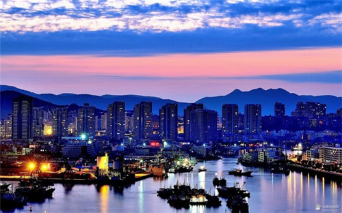 黑龙洞风景区峰峰