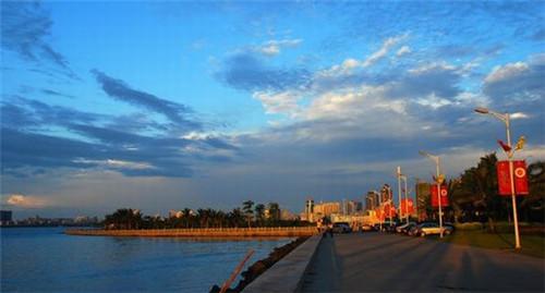 为什么冰可以浮在水面上呢